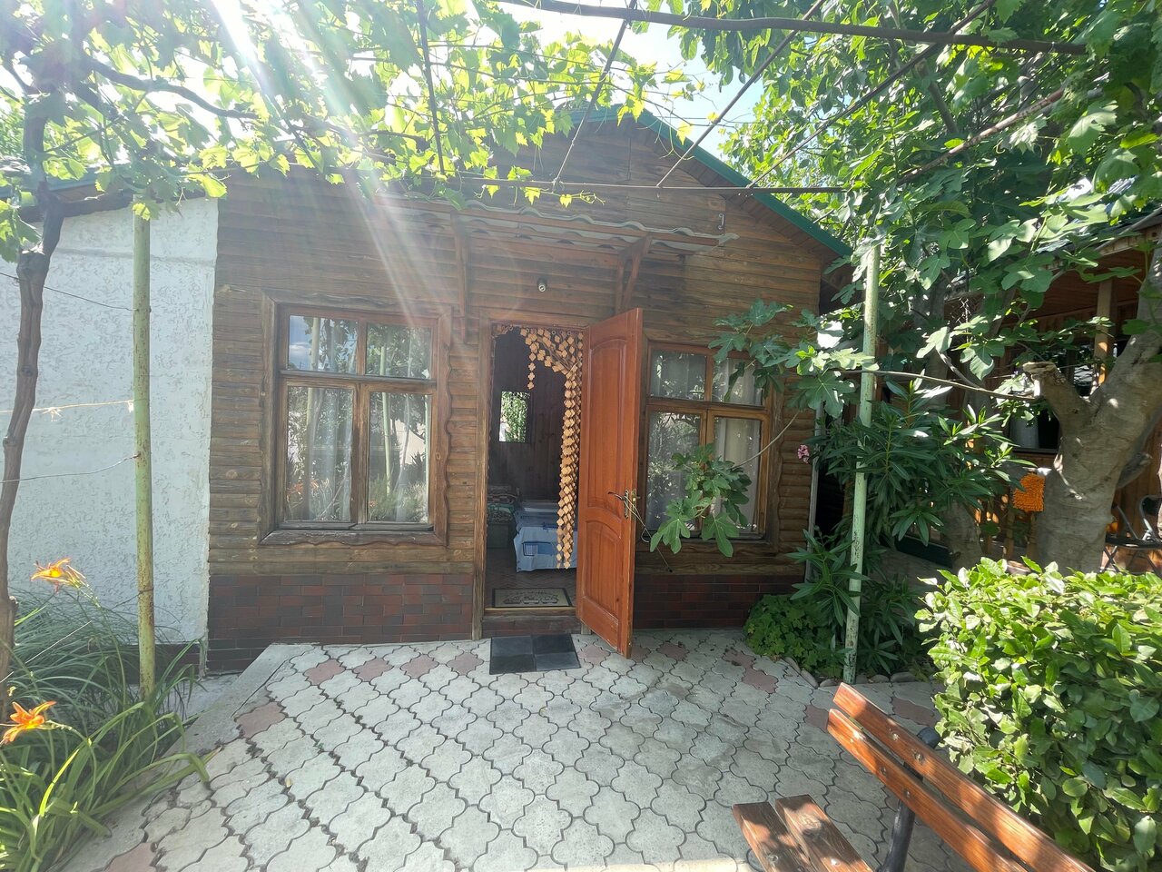 Гостиница Blooming Garden Алушта